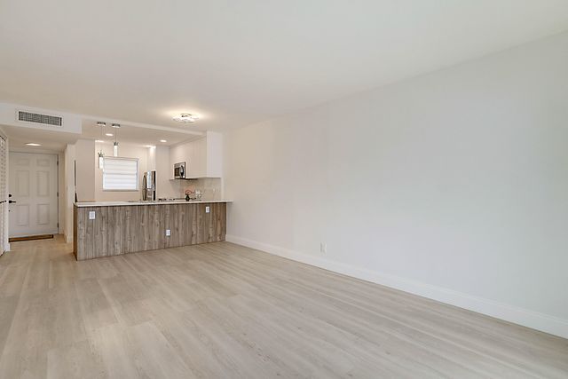 3100 Holiday Springs Boulevard 111, Margate, FL 33063