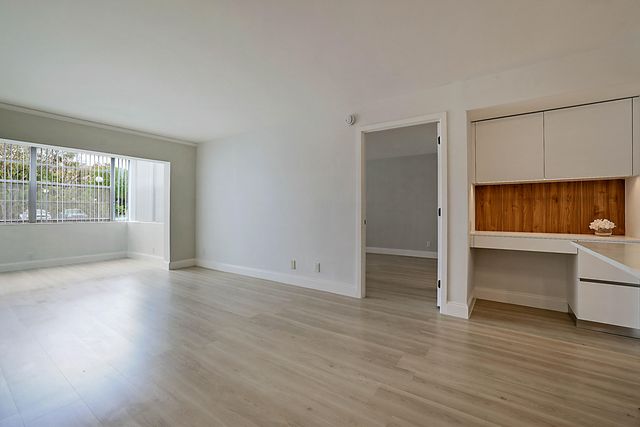 3100 Holiday Springs Boulevard 111, Margate, FL 33063