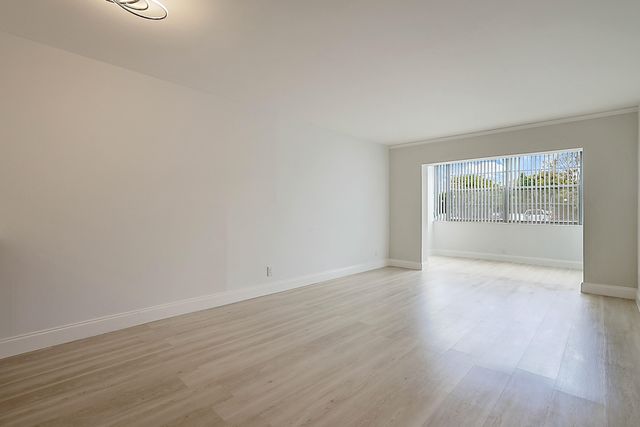 3100 Holiday Springs Boulevard 111, Margate, FL 33063