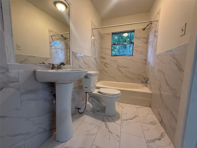 7002 Vandeman Street 5, Houston, TX 77087
