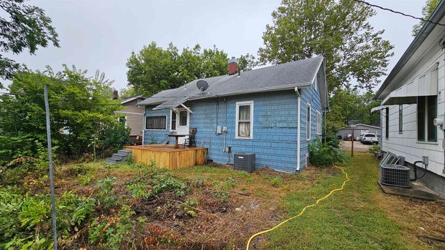 526 Charles St, Salina, KS 67401