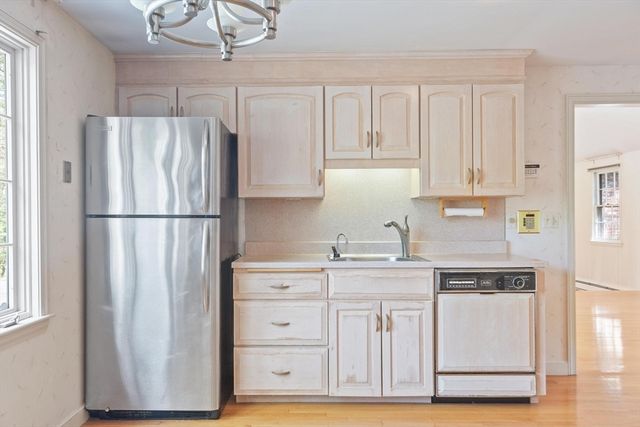 4 Northway, Lynnfield, MA 01940