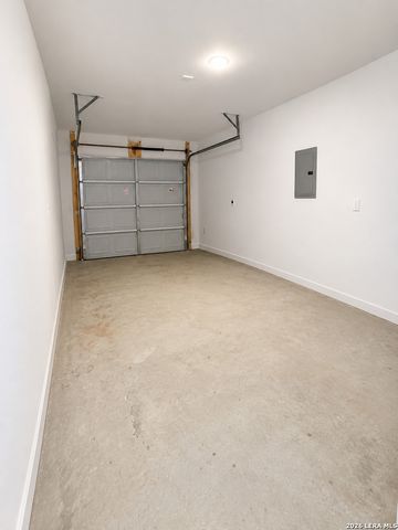 7665 Barcelo Way, San Antonio, TX 78263