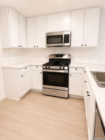 7665 Barcelo Way, San Antonio, TX 78263