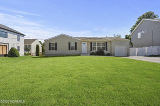 1032 Amsterdam Avenue, Toms River, NJ 08757