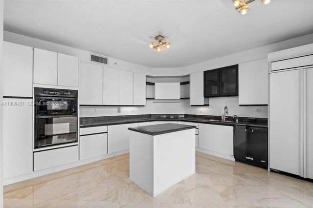 17555 Collins Avenue 406, Sunny Isles Beach, FL 33160
