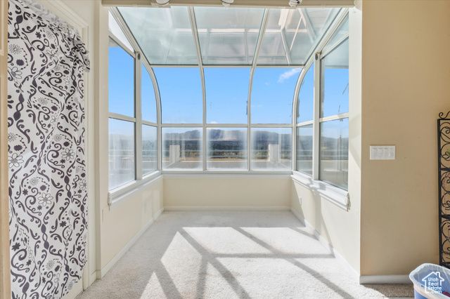 2887 N VIEWCREST CIR, North Logan, UT 84341