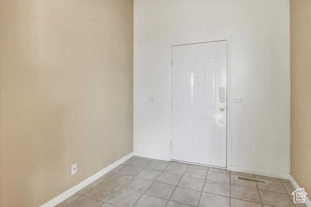 2887 N VIEWCREST CIR, North Logan, UT 84341