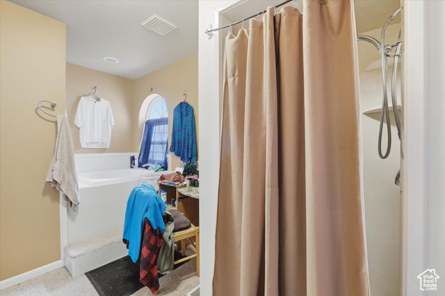 2887 N VIEWCREST CIR, North Logan, UT 84341