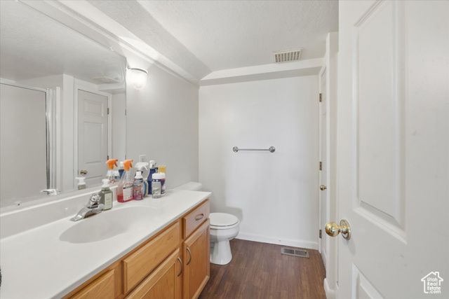 2887 N VIEWCREST CIR, North Logan, UT 84341