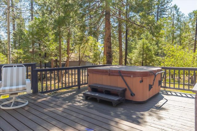 2219 Pardee Dr, Arnold, CA 95223