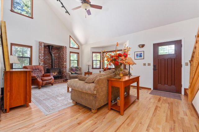 2219 Pardee Dr, Arnold, CA 95223