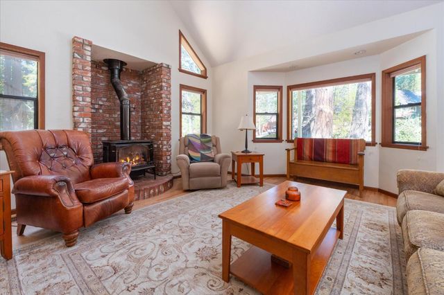 2219 Pardee Dr, Arnold, CA 95223