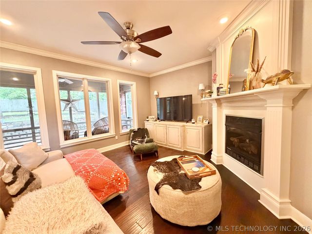 306 Hickory Drive, Tahlequah, OK 74464