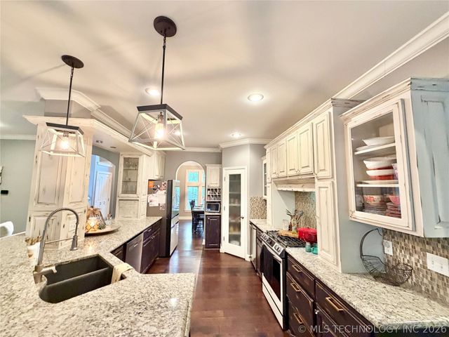 306 Hickory Drive, Tahlequah, OK 74464