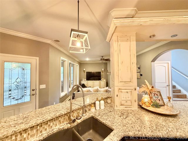 306 Hickory Drive, Tahlequah, OK 74464