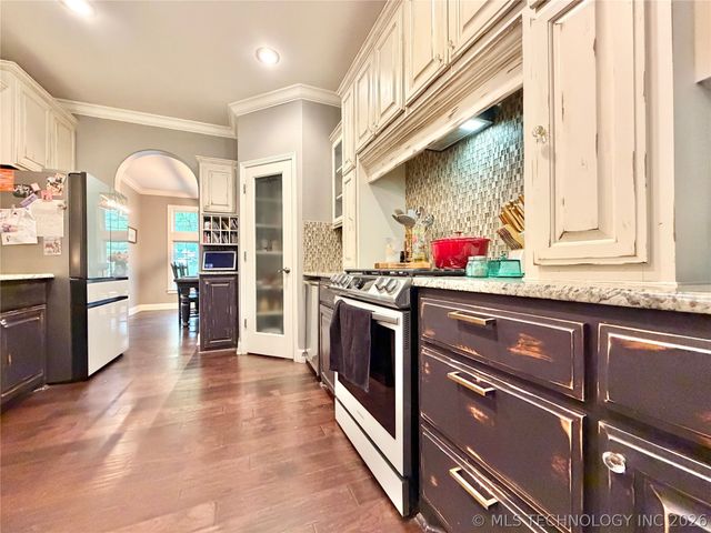 306 Hickory Drive, Tahlequah, OK 74464
