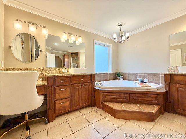 306 Hickory Drive, Tahlequah, OK 74464