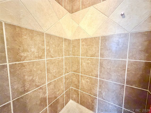 306 Hickory Drive, Tahlequah, OK 74464