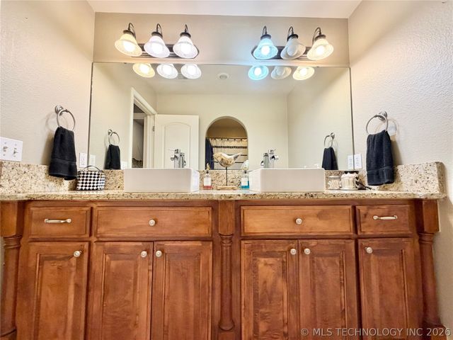306 Hickory Drive, Tahlequah, OK 74464