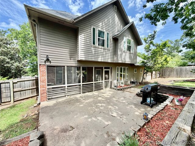 306 Hickory Drive, Tahlequah, OK 74464