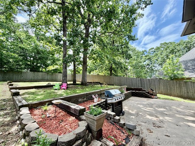 306 Hickory Drive, Tahlequah, OK 74464