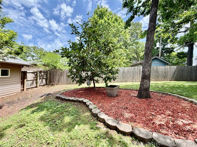 306 Hickory Drive, Tahlequah, OK 74464