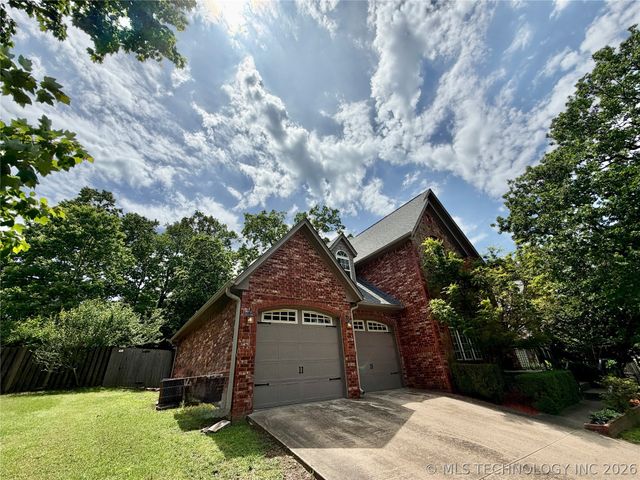306 Hickory Drive, Tahlequah, OK 74464