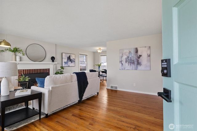 4027 52nd Avenue SW, Seattle, WA 98116