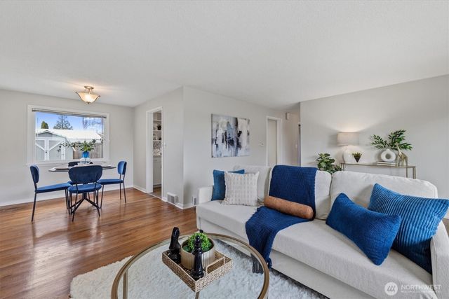 4027 52nd Avenue SW, Seattle, WA 98116