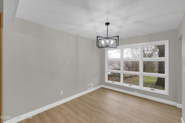 1417 Cloverhills Dr, Louisville, KY 40216