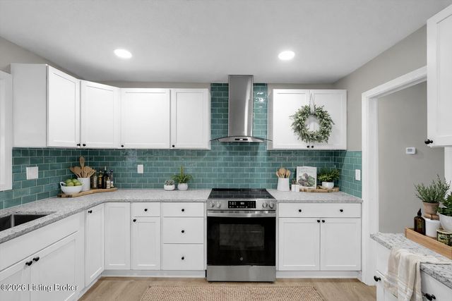 1417 Cloverhills Dr, Louisville, KY 40216