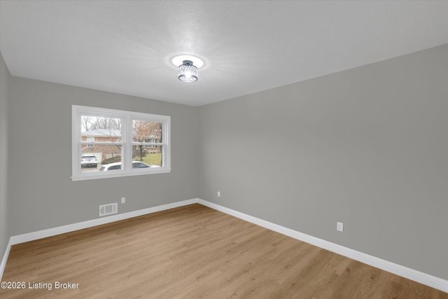 1417 Cloverhills Dr, Louisville, KY 40216