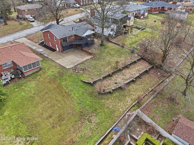 1417 Cloverhills Dr, Louisville, KY 40216