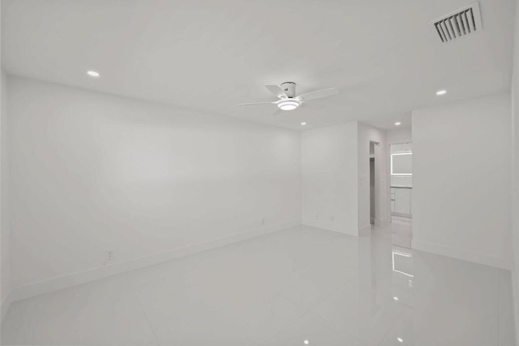 Image 39 of property listing at 979 NW 8th Street, Boca Raton, FL 33486