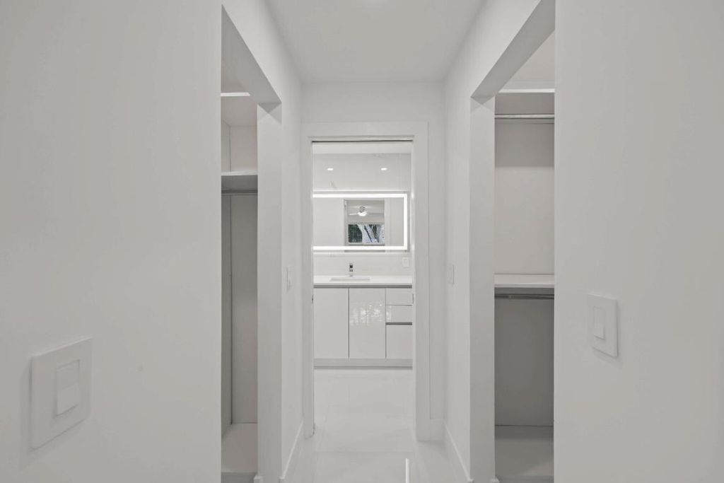 Image 42 of property listing at 979 NW 8th Street, Boca Raton, FL 33486