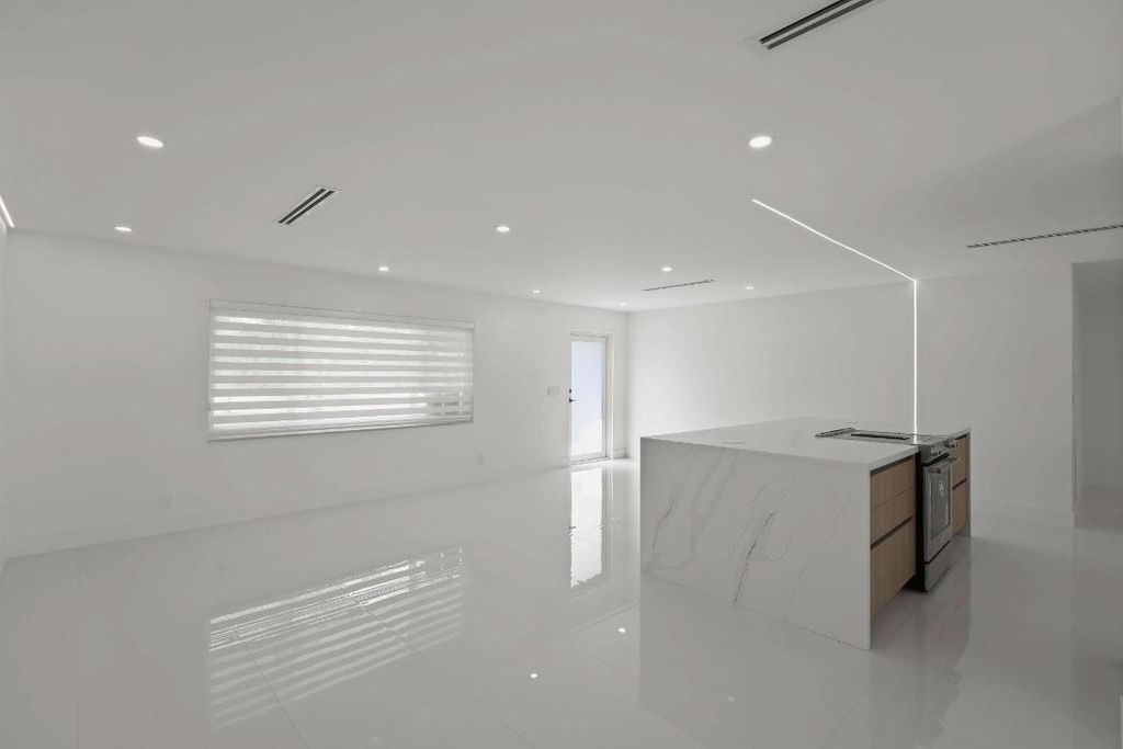 Image 50 of property listing at 979 NW 8th Street, Boca Raton, FL 33486