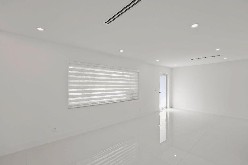 Image 51 of property listing at 979 NW 8th Street, Boca Raton, FL 33486