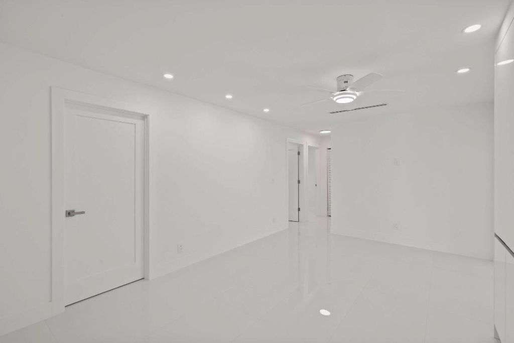 Image 55 of property listing at 979 NW 8th Street, Boca Raton, FL 33486