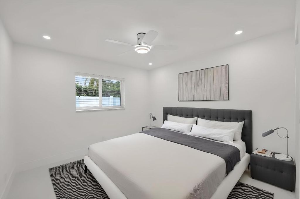 Image 61 of property listing at 979 NW 8th Street, Boca Raton, FL 33486