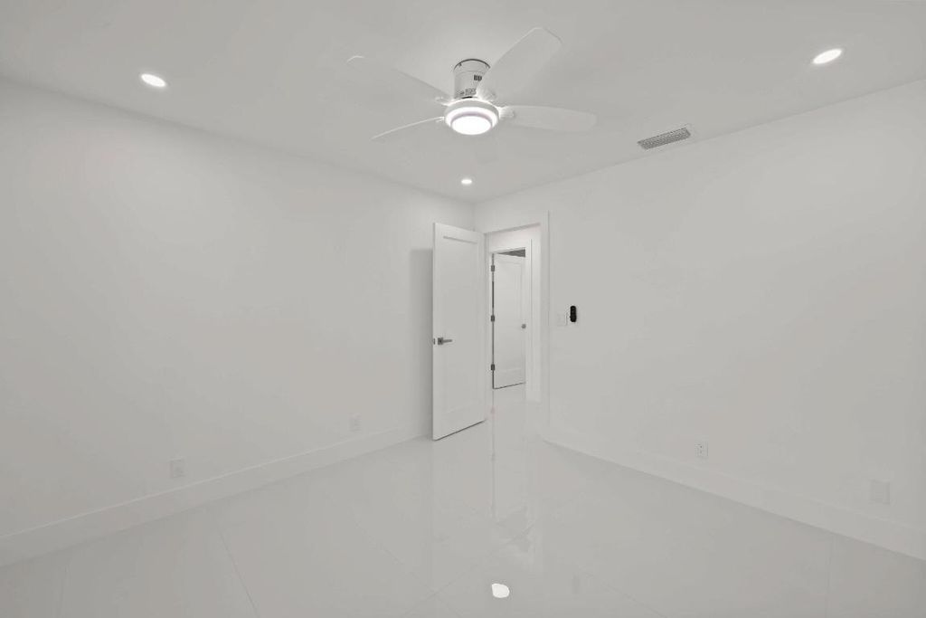 Image 65 of property listing at 979 NW 8th Street, Boca Raton, FL 33486