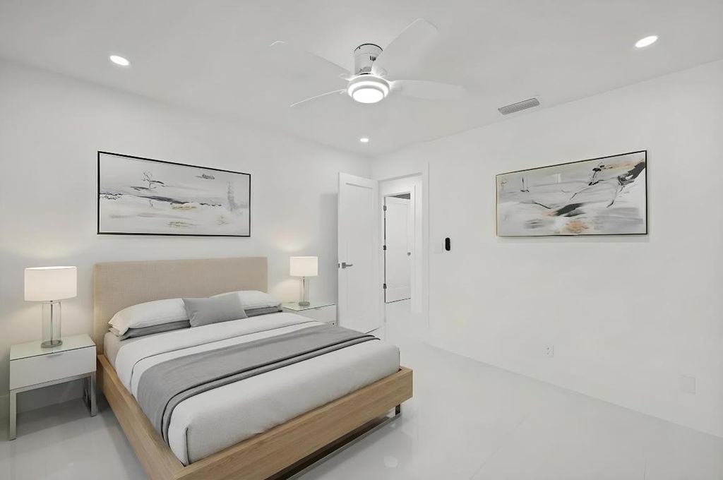 Image 66 of property listing at 979 NW 8th Street, Boca Raton, FL 33486