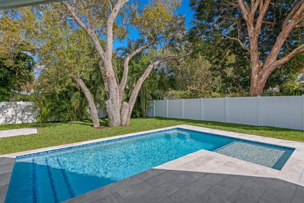 Image 79 of property listing at 979 NW 8th Street, Boca Raton, FL 33486