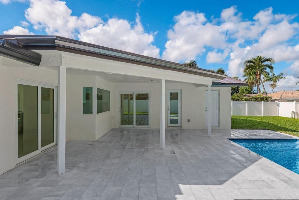Image 83 of property listing at 979 NW 8th Street, Boca Raton, FL 33486