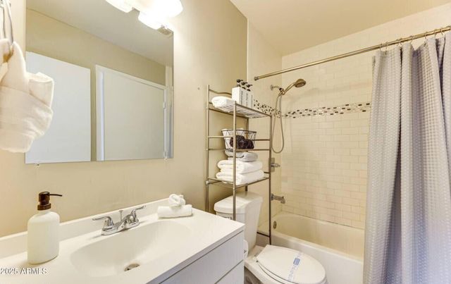 1027 S SIESTA Lane, Tempe, AZ 85281