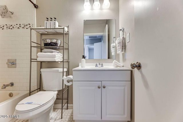 1027 S SIESTA Lane, Tempe, AZ 85281