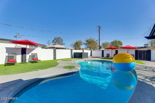 1027 S SIESTA Lane, Tempe, AZ 85281