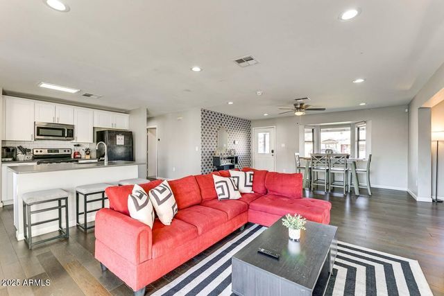 1027 S SIESTA Lane, Tempe, AZ 85281