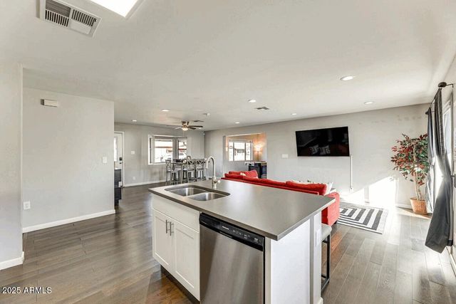 1027 S SIESTA Lane, Tempe, AZ 85281