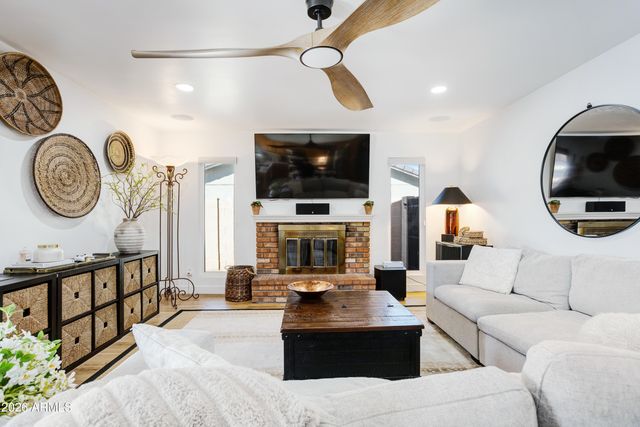 1609 W MCNAIR Street, Chandler, AZ 85224